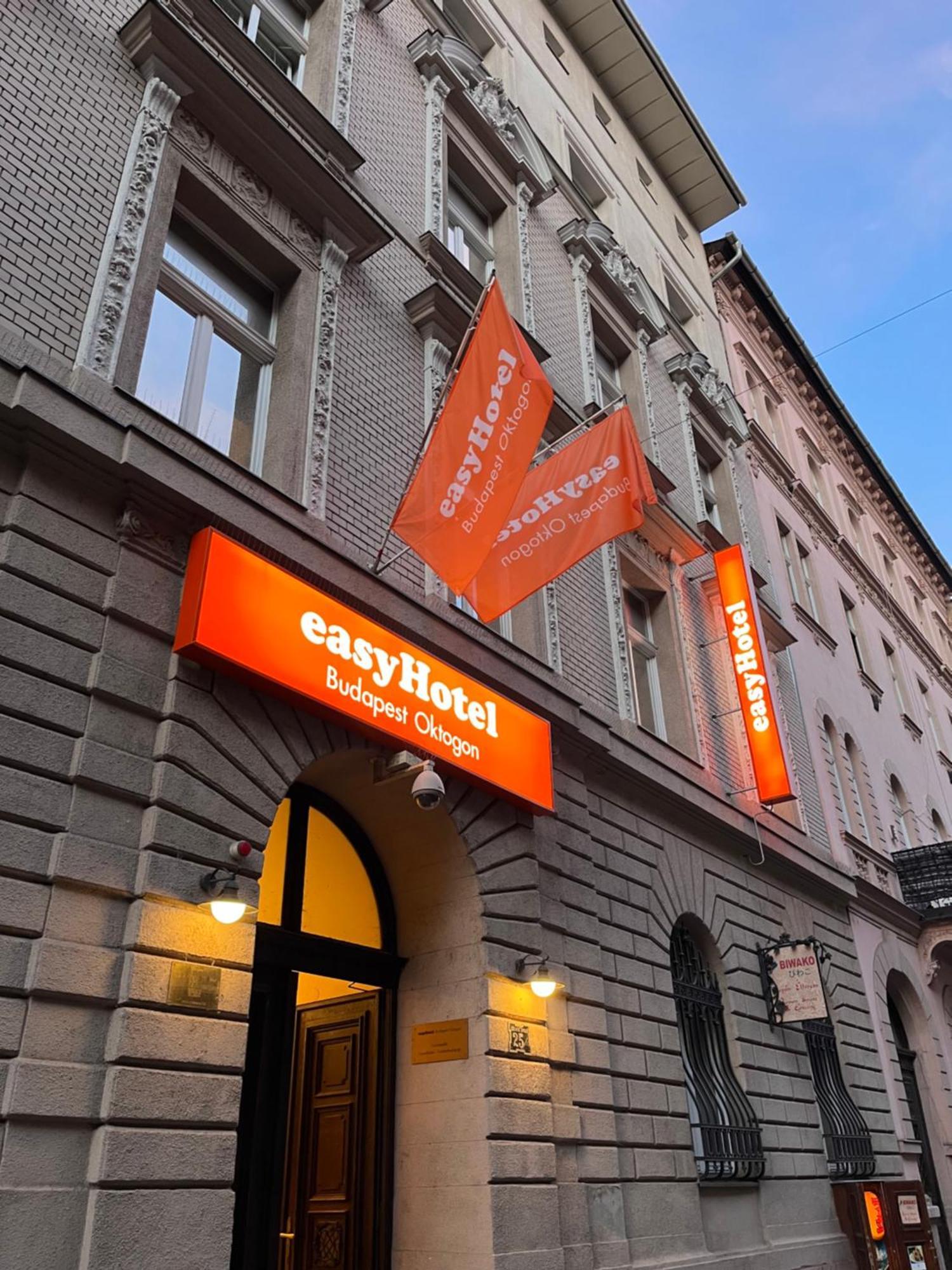 Easyhotel Budapest Oktogon Екстериор снимка